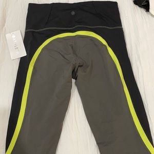 Brand new w/tags athlete leggings size medium